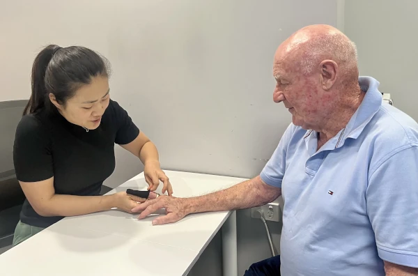 Finger Arthritis Treatment With Chen Li