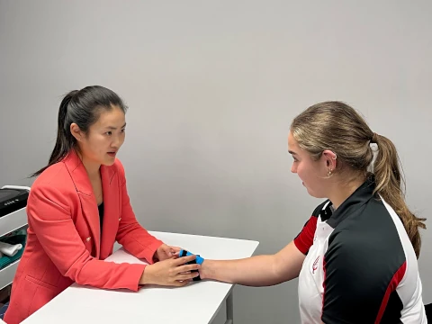 Hand Therapist Expert-Chen-Li